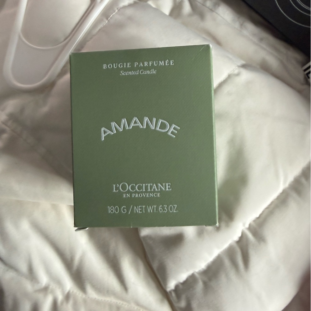L'OCCITANE Amande Scented Candle in Green Box